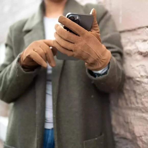 Isotoner Women’s Genuine Suede Touchscreen Gloves Brown Cognac L/XL - Picture 3 of 4